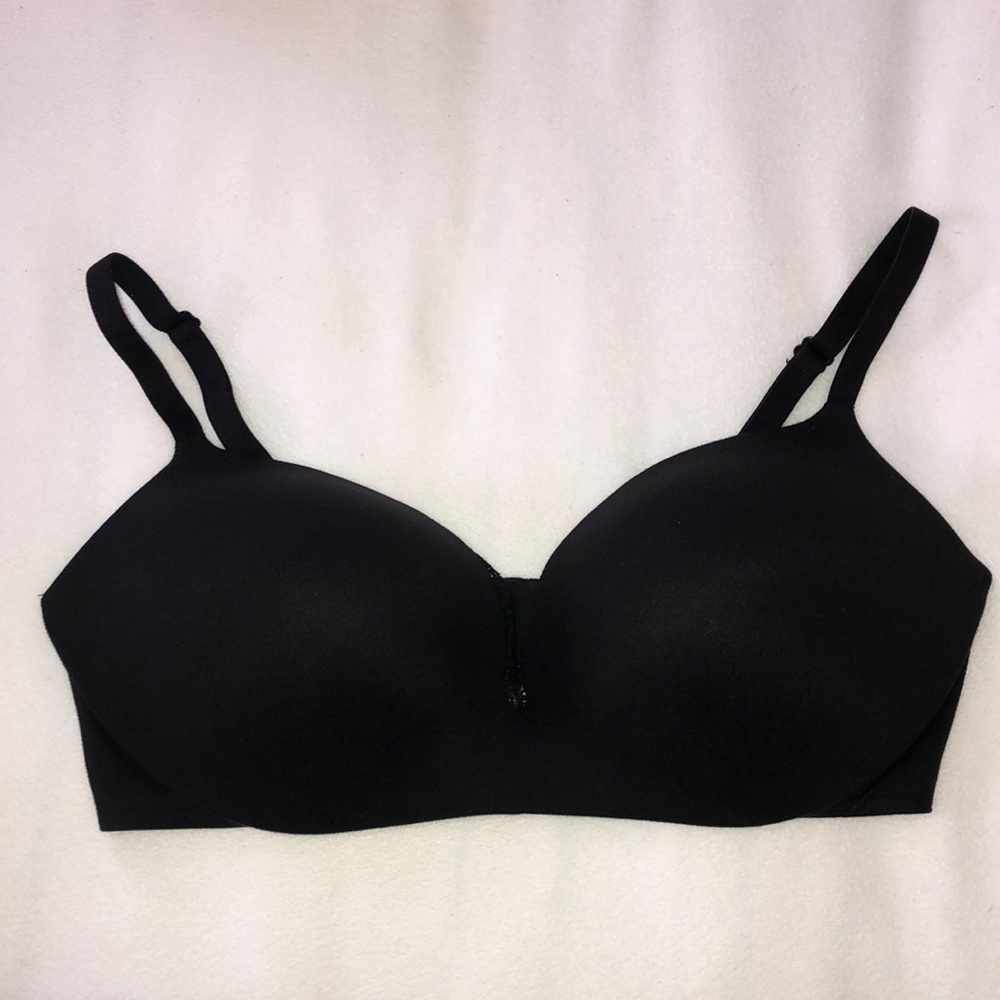 Victoria’s Secret plunge bra 36DD